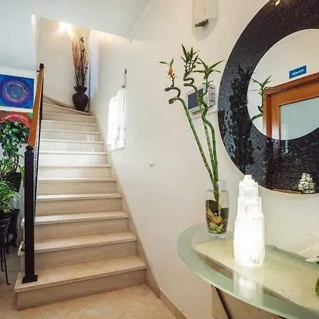 Best Houses 29 - Chakra House Pensión Peniche